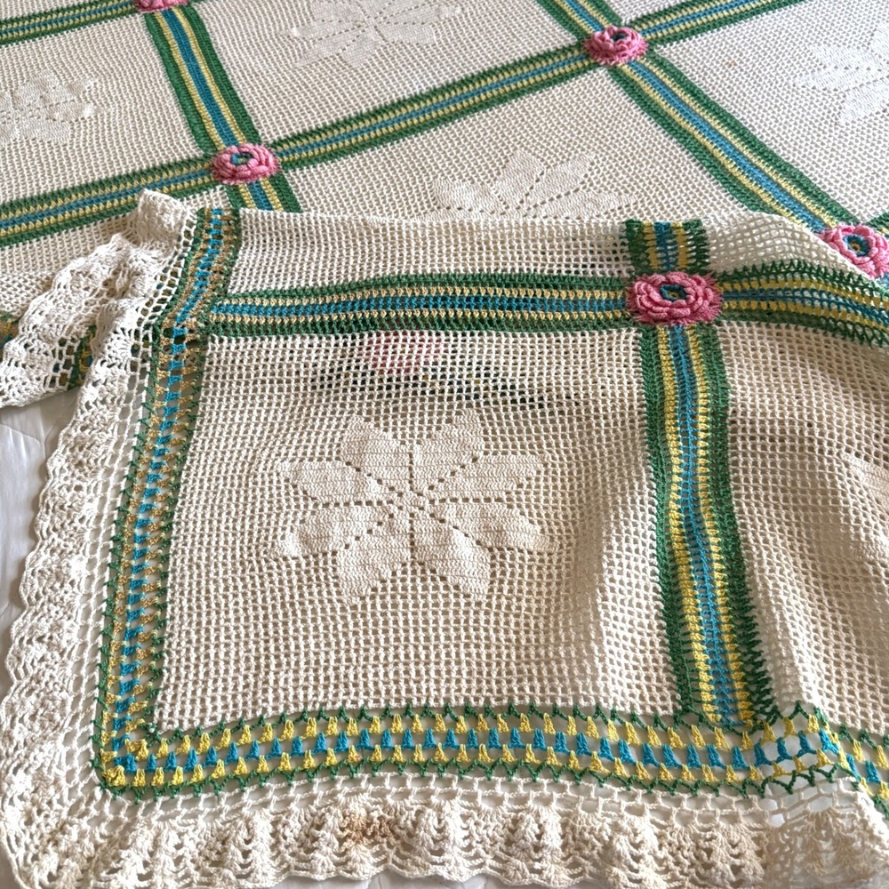 Vintage Handmade Crochet Bedspread Star Pattern Pink Rose Floral TWIN XL